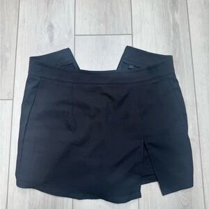 Black mini skort with slit